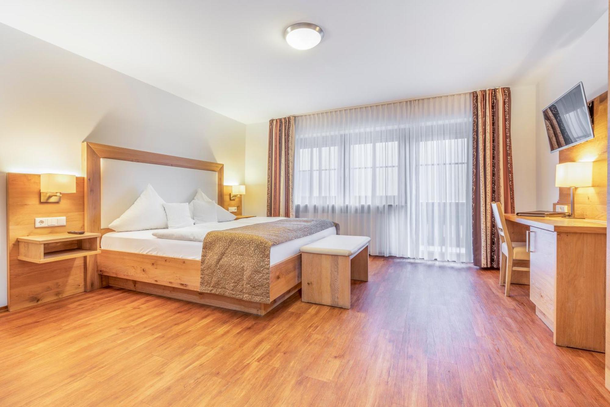 Wander Und Aktiv Hotel Roesslwirt Лам Экстерьер фото